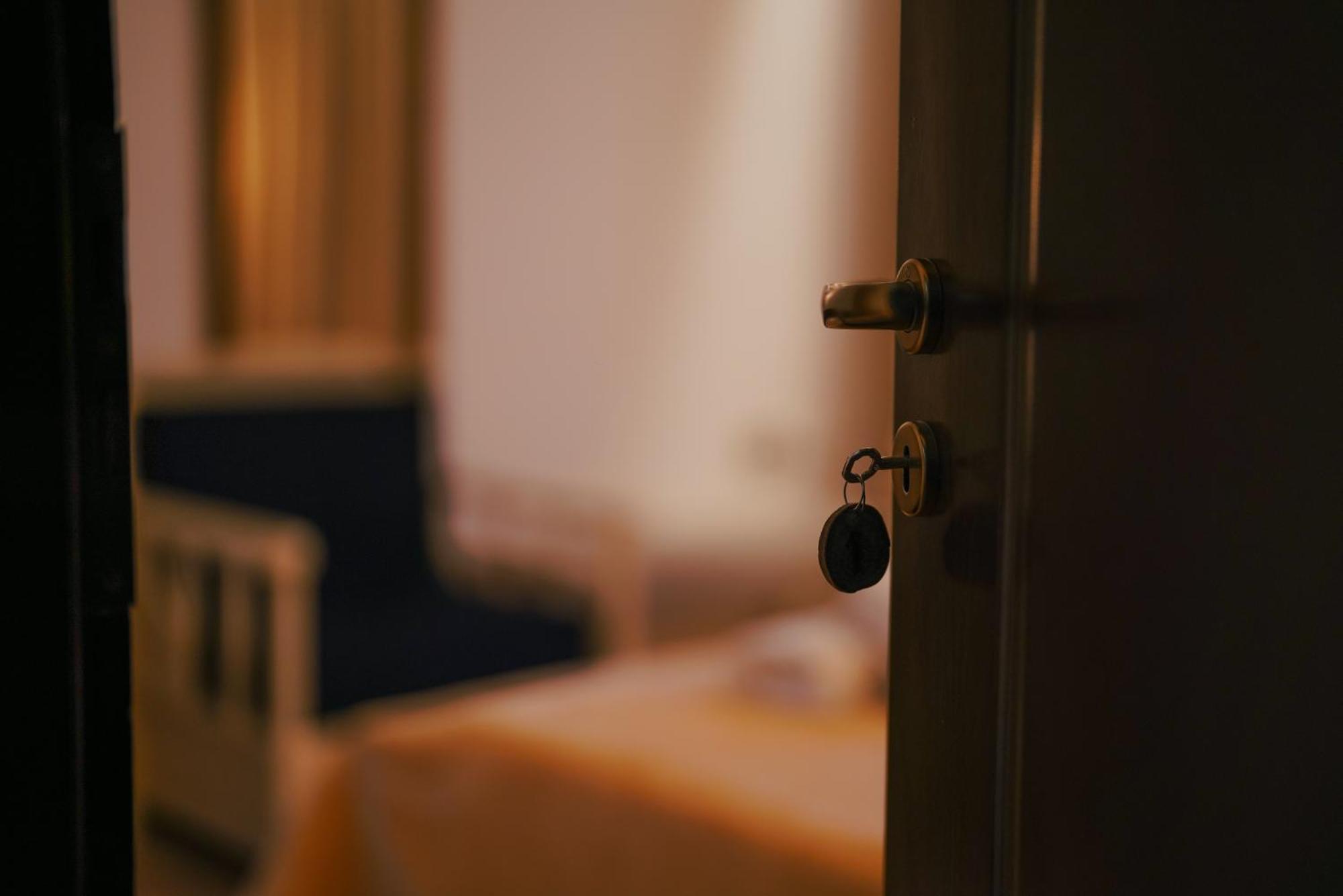 Maya Hostel Берат Екстер'єр фото